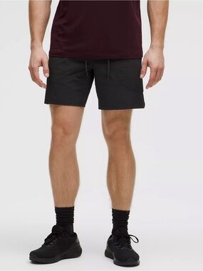 Lululemon License to Train Linerless Short 7"